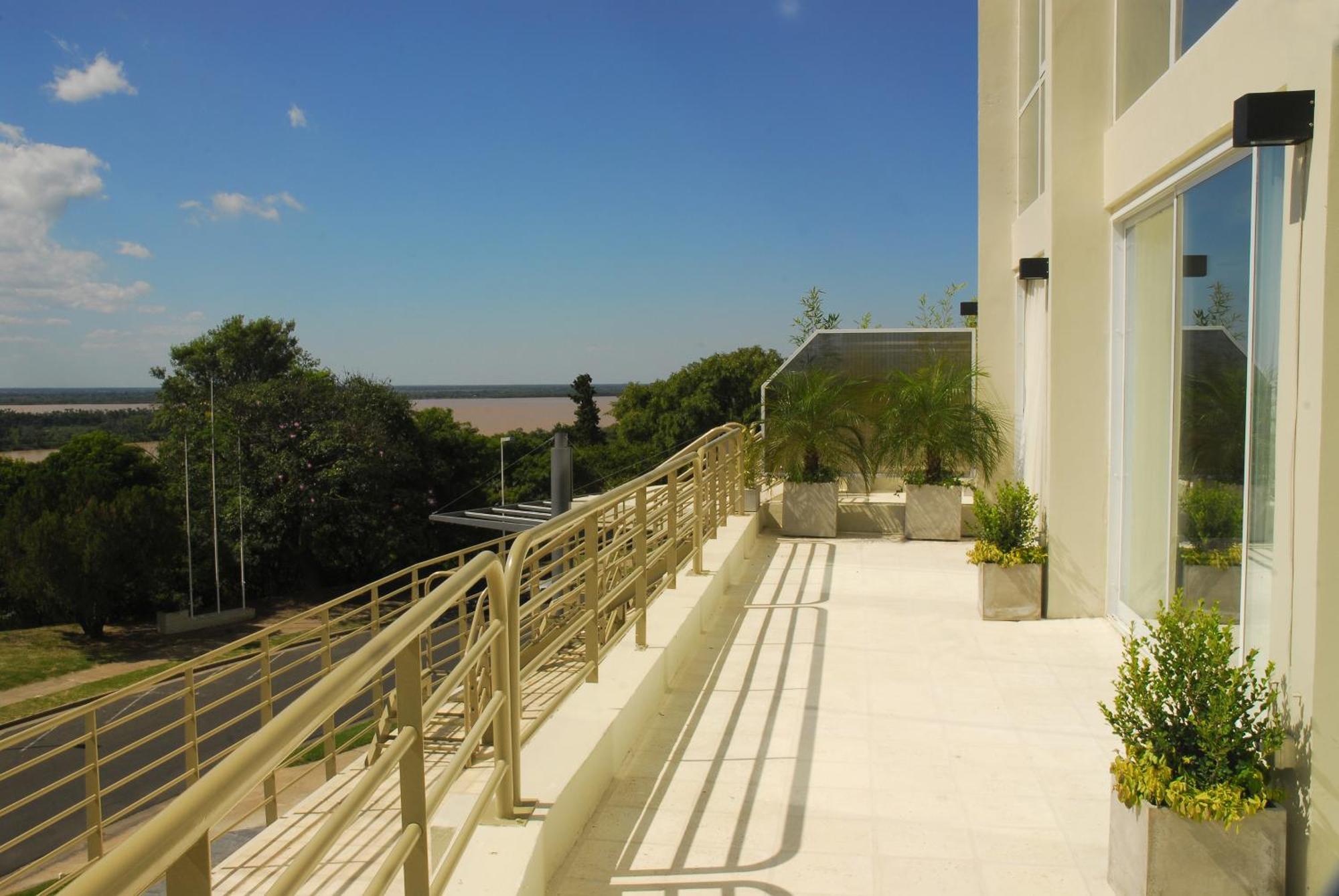 马约拉斯格广场豪生度假赌场酒店 巴拉那 客房 照片 A balcony