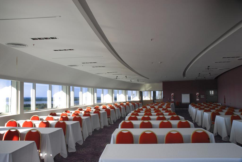 马约拉斯格广场豪生度假赌场酒店 巴拉那 外观 照片 The interior of the conference centre