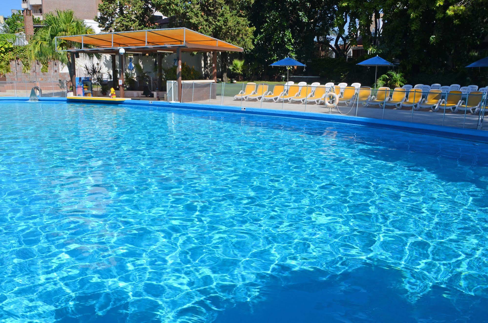 马约拉斯格广场豪生度假赌场酒店 巴拉那 外观 照片 Swimming pool